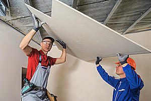 10 Étapes à suivre pour poser un plafond correctement à Saint-Planchers